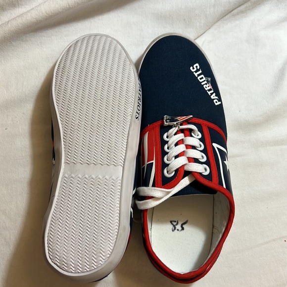 NFL PROPERTIES 2016 NEW ENGLAND PATRIOTS SNEAKERS TENNIS SHOES WOMAN SIZE 8.5 - Picture 7 of 8